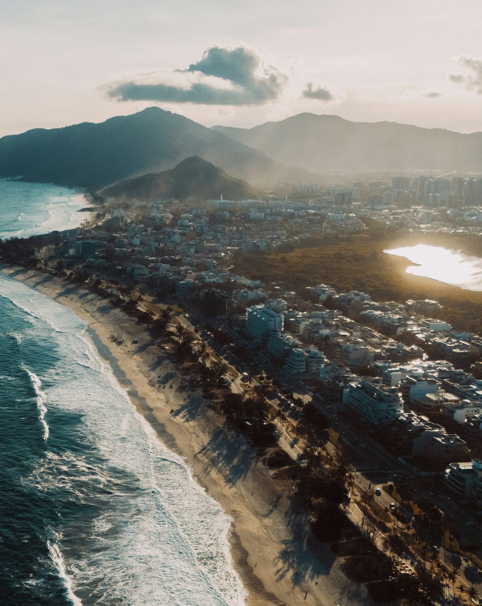 Litoral brasileiro ao entardecer
